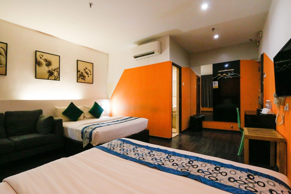 room, 2 queen beds