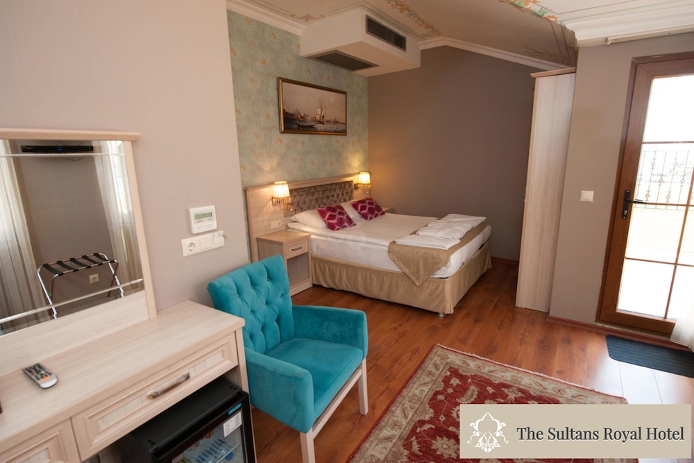 ROOM, TRIPLE, BALCONY, TERRACE