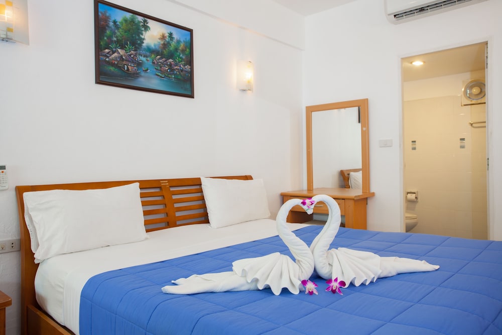 SUPERIOR, DOUBLE BED, POOL VIEW
