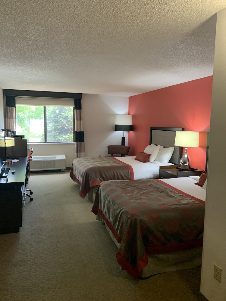 Ramada by Wyndham Marquette 21/59