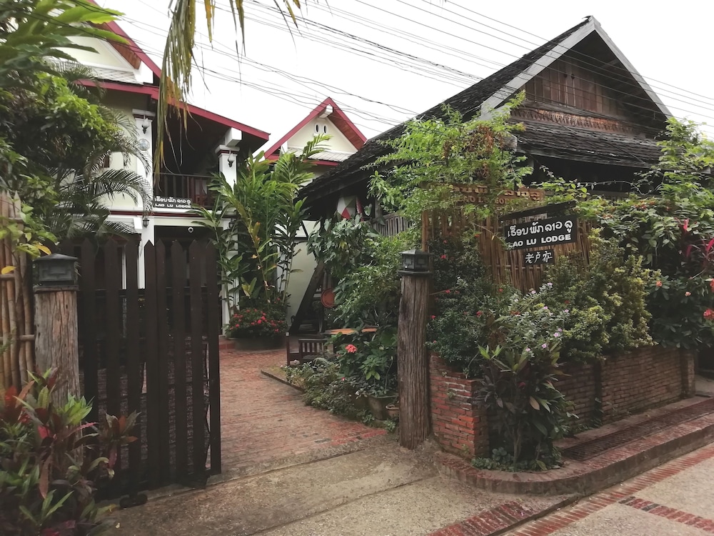 Lao Lu Lodge 83/91