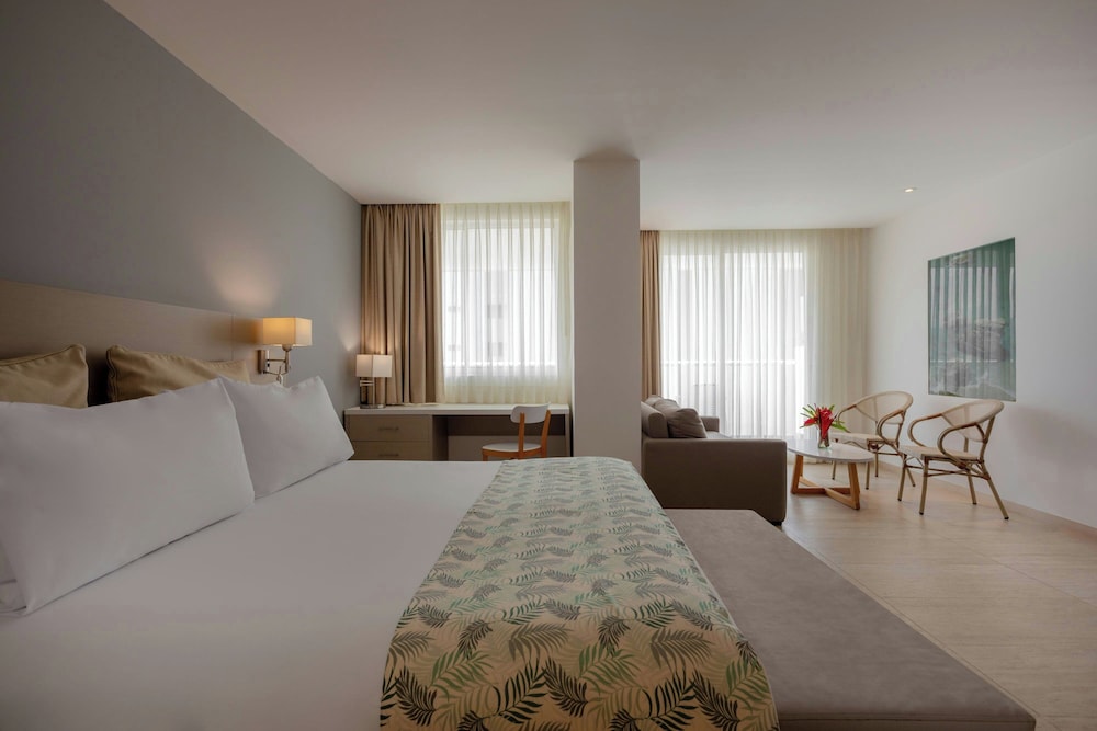Deluxe, King Bed, Sofa
