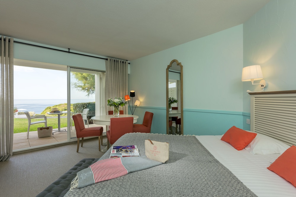 Hotel La Reserve 53/77
