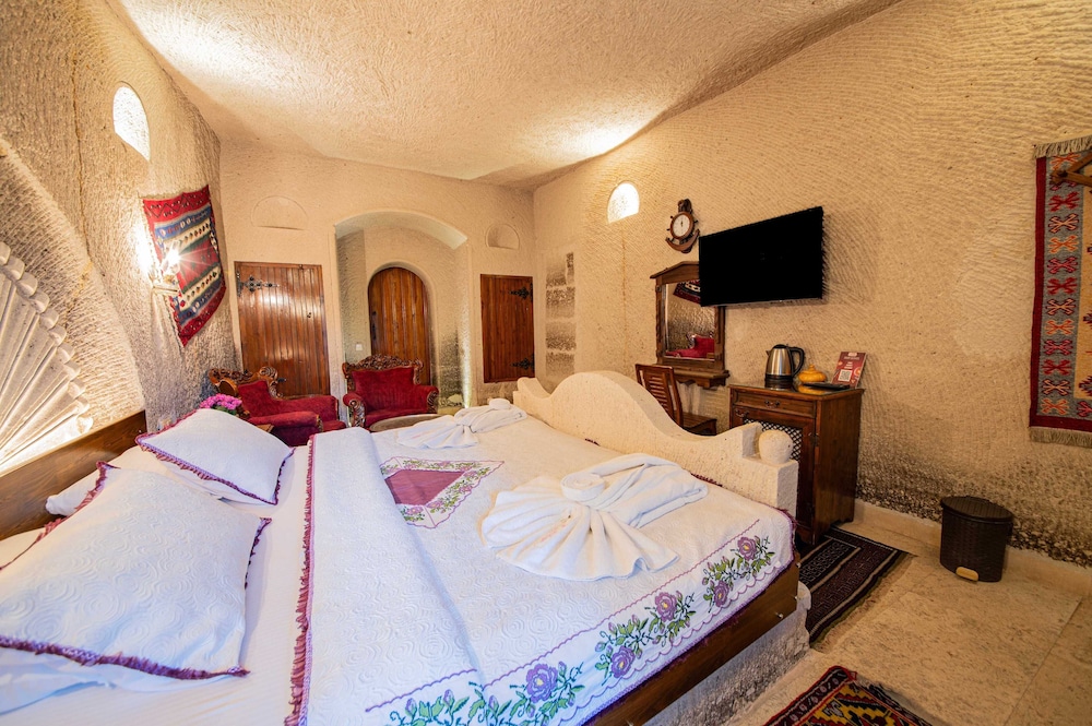 ROYAL, SUITE