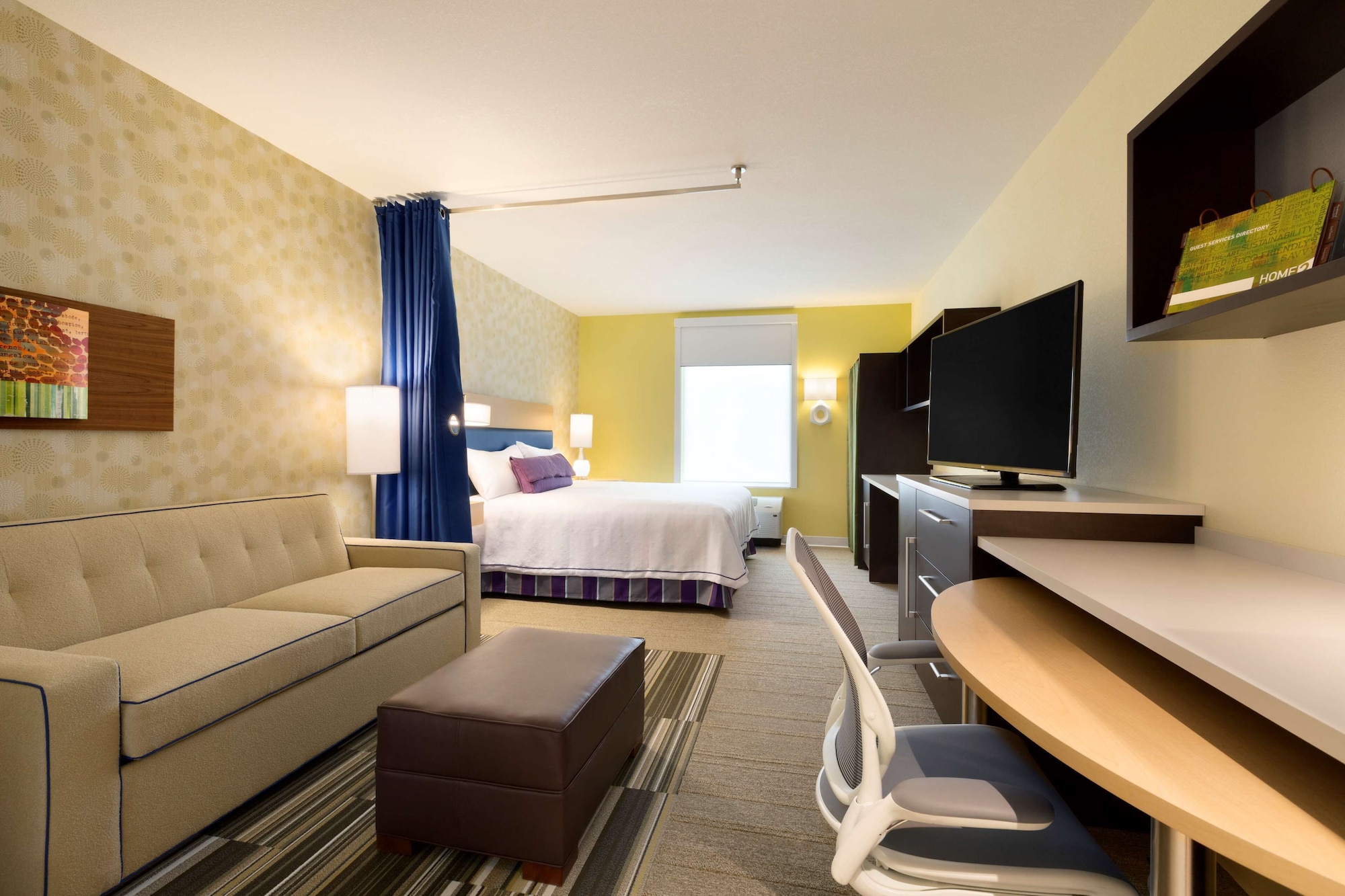 SUITE, QUEEN BED, ACCESSIBLE