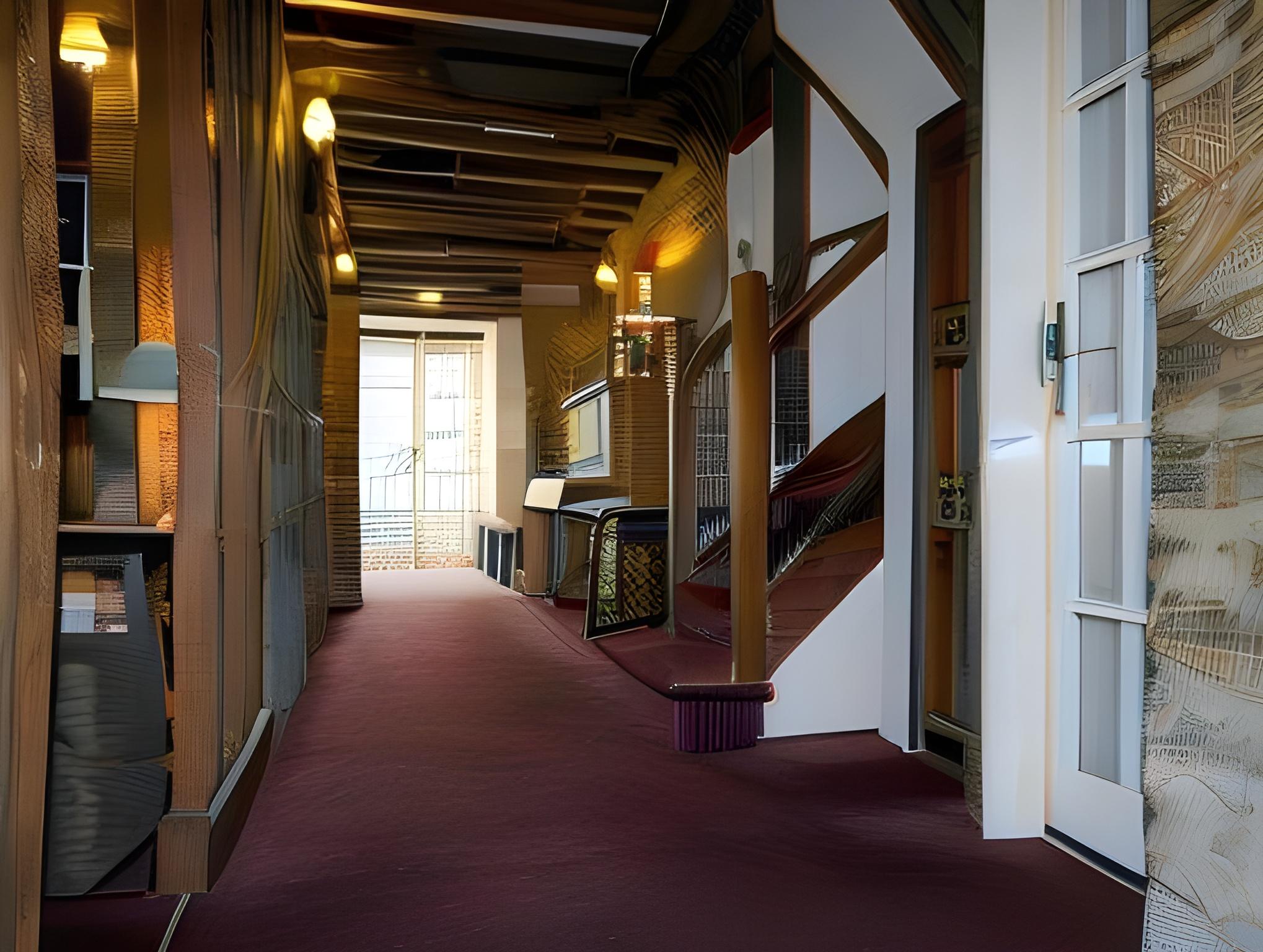 Mullions Guest House 10/21