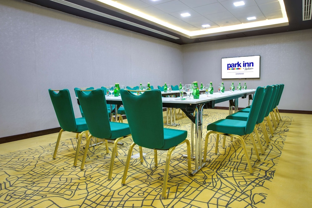 بارك إن باي راديسون الدمام(Park Inn By Radisson Dammam.) 67/73