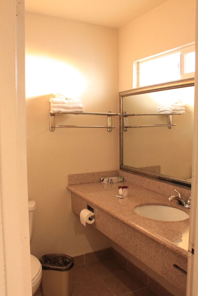 Americas Best Value Inn 18/18