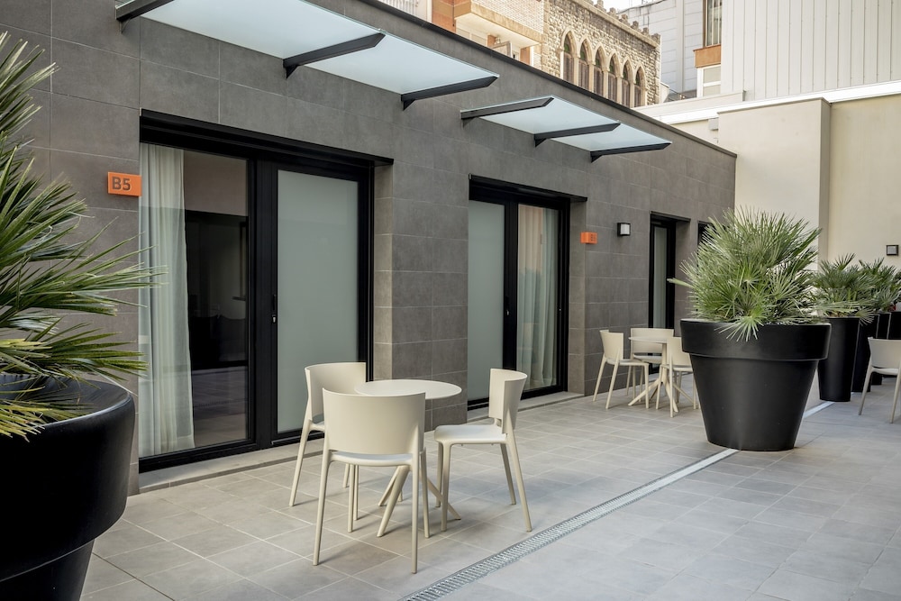 Lobby at Europa Apartment, HOSPITALET DE LLOBREGAT