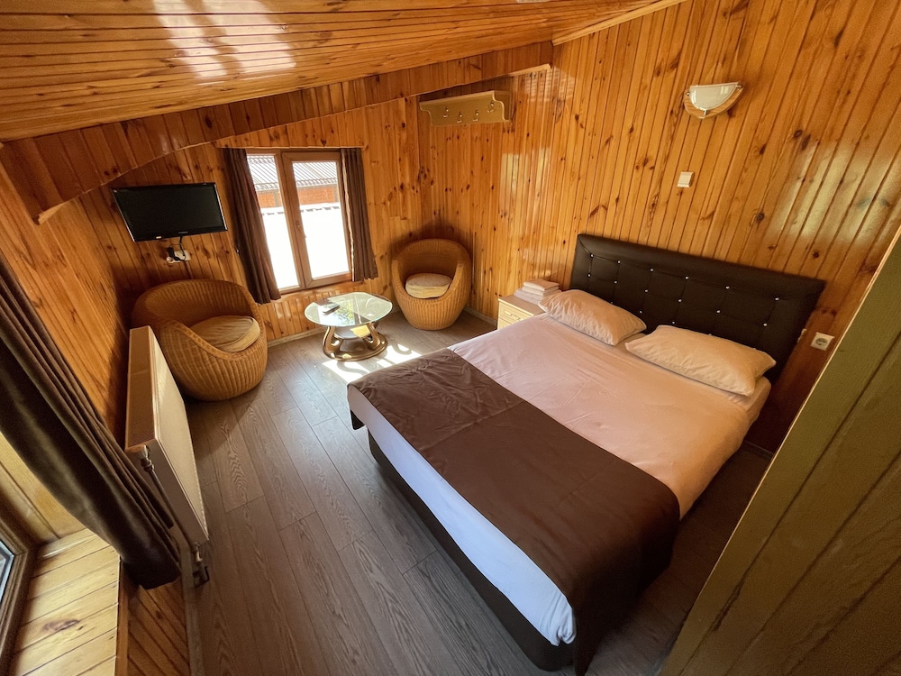 Ozkan Hotel 7/50