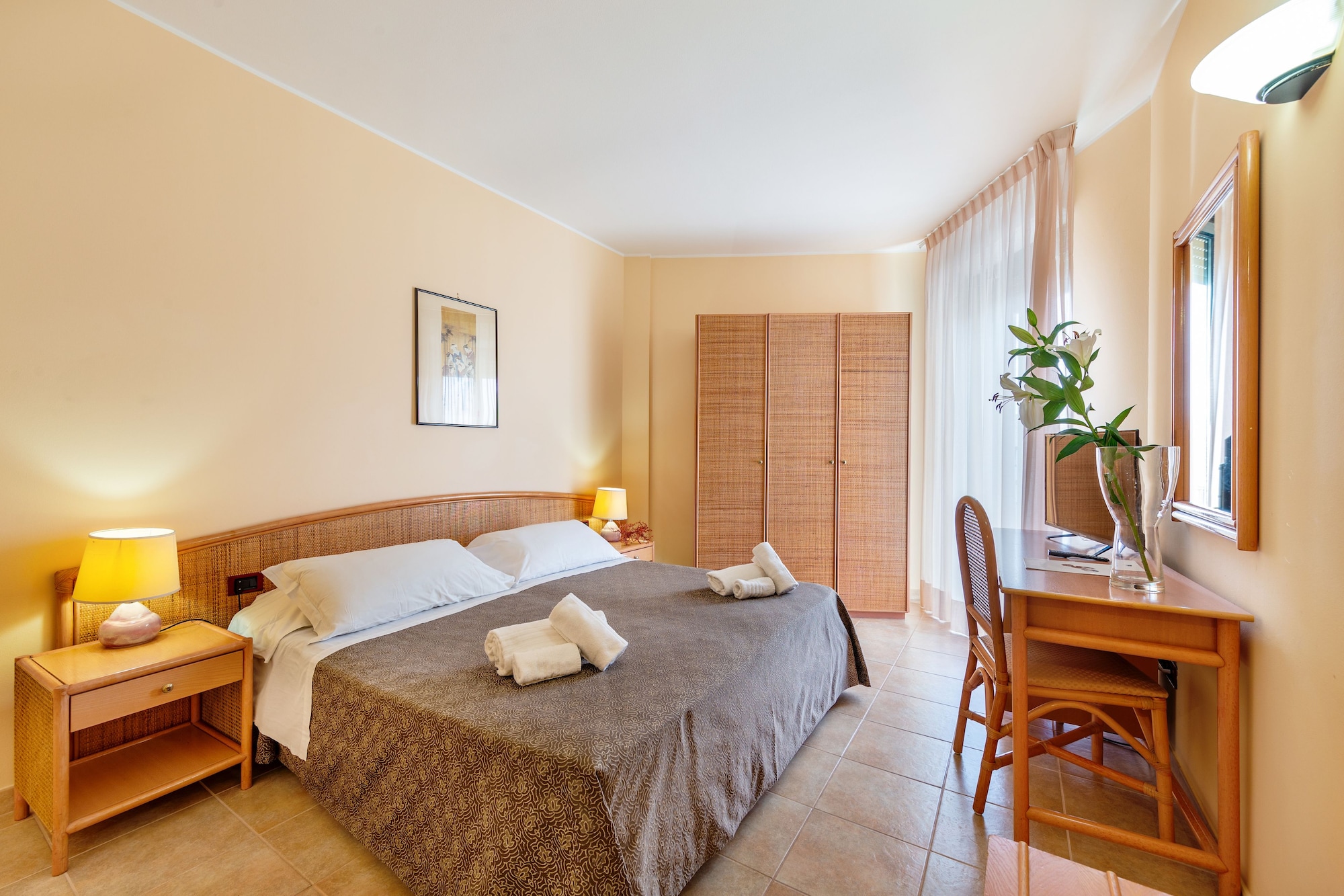 STANDARD, DOUBLE OR TWIN BED