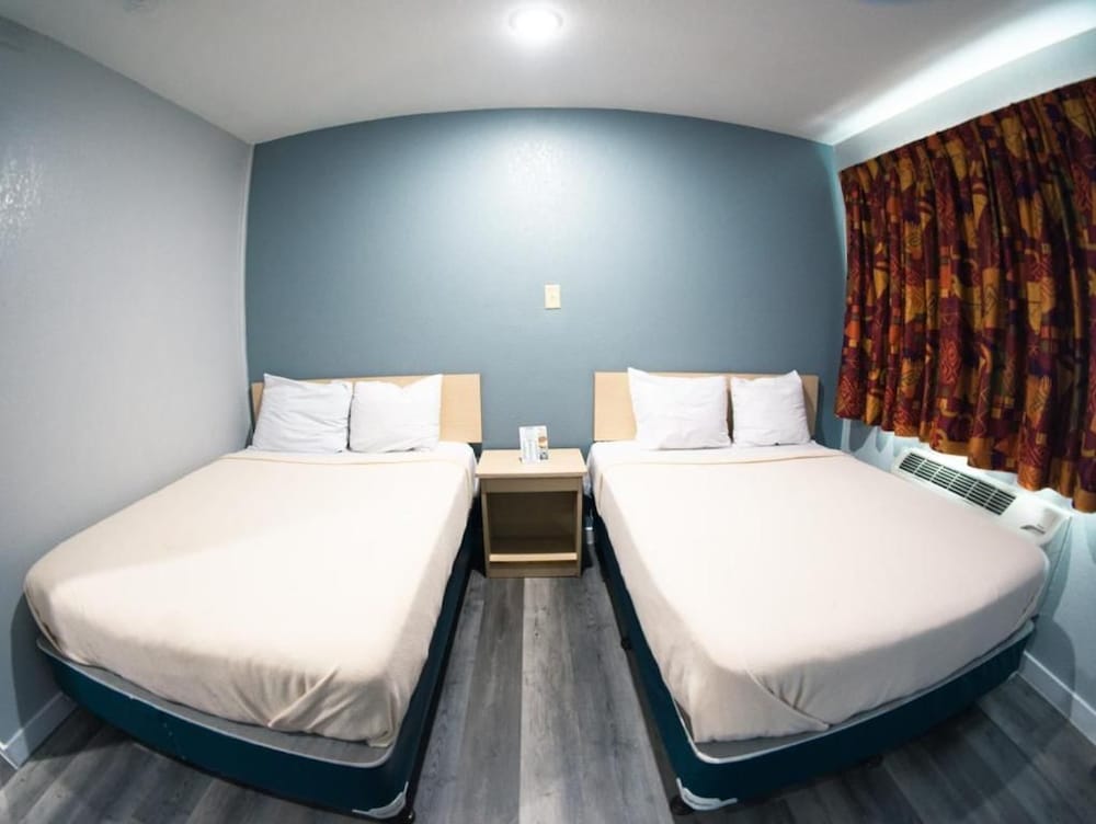 AMERICAS BEST VALUE INN 15/53