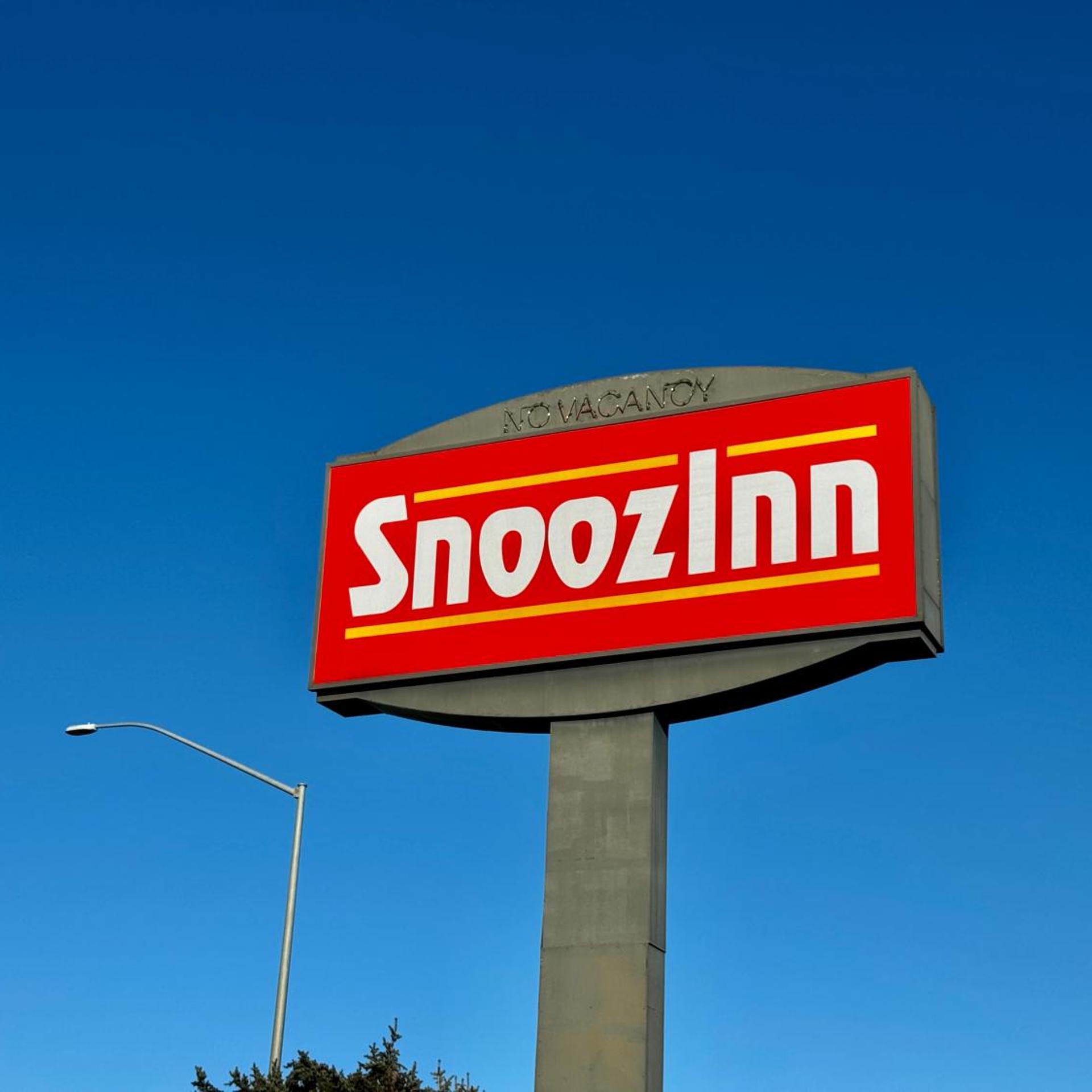 Snooz Inn 12/15