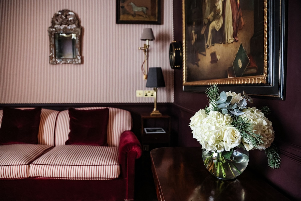 Henry's Townhouse 36/53