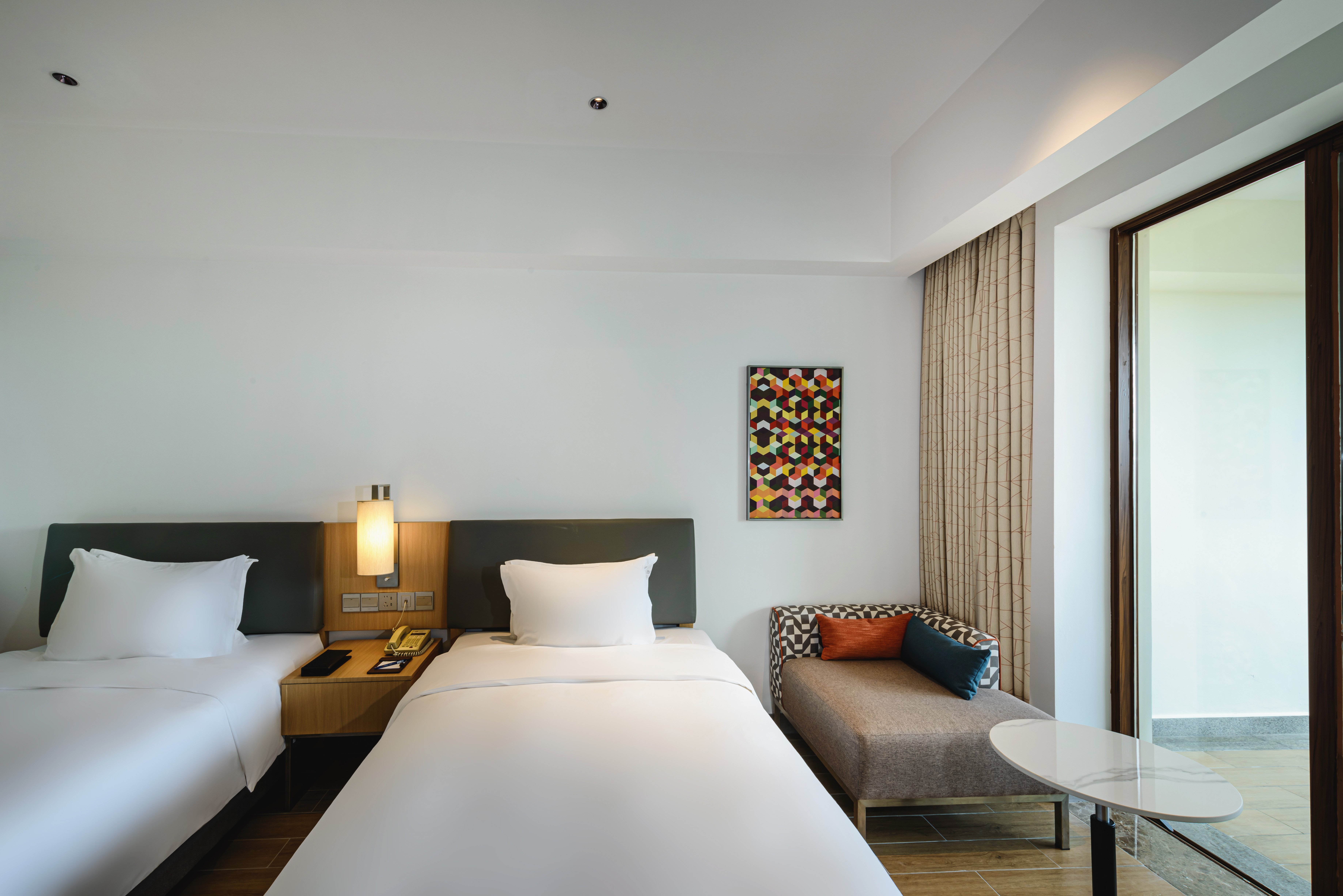HOLIDAY INN EXPRESS HAIKOU WEST COAST 16/50