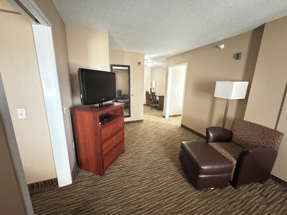 GrandStay Residential Suites - Eau Claire 45/49