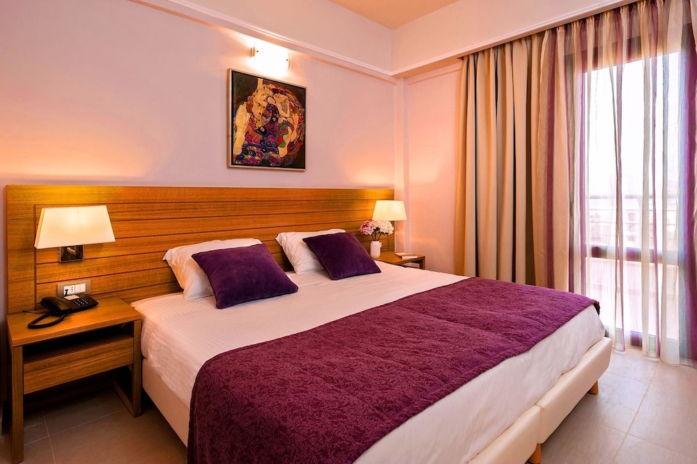 Porto Platanias Village Resort 24/73