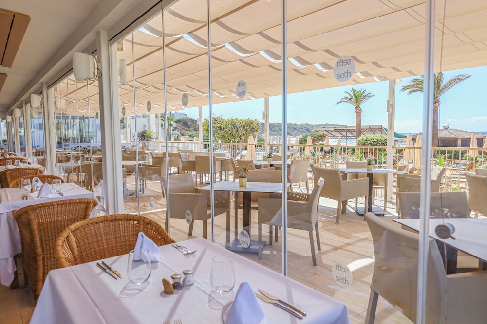 Hotel Santo Tomas - Es Migjorn Gran 35/50