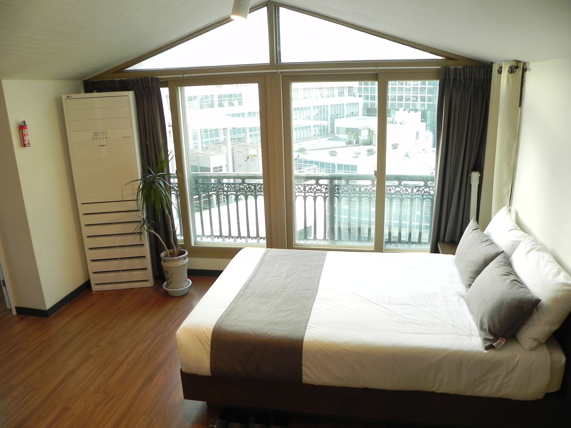 DELUXE, SUITE, MULTIPLE BEDS, CITY VIEW