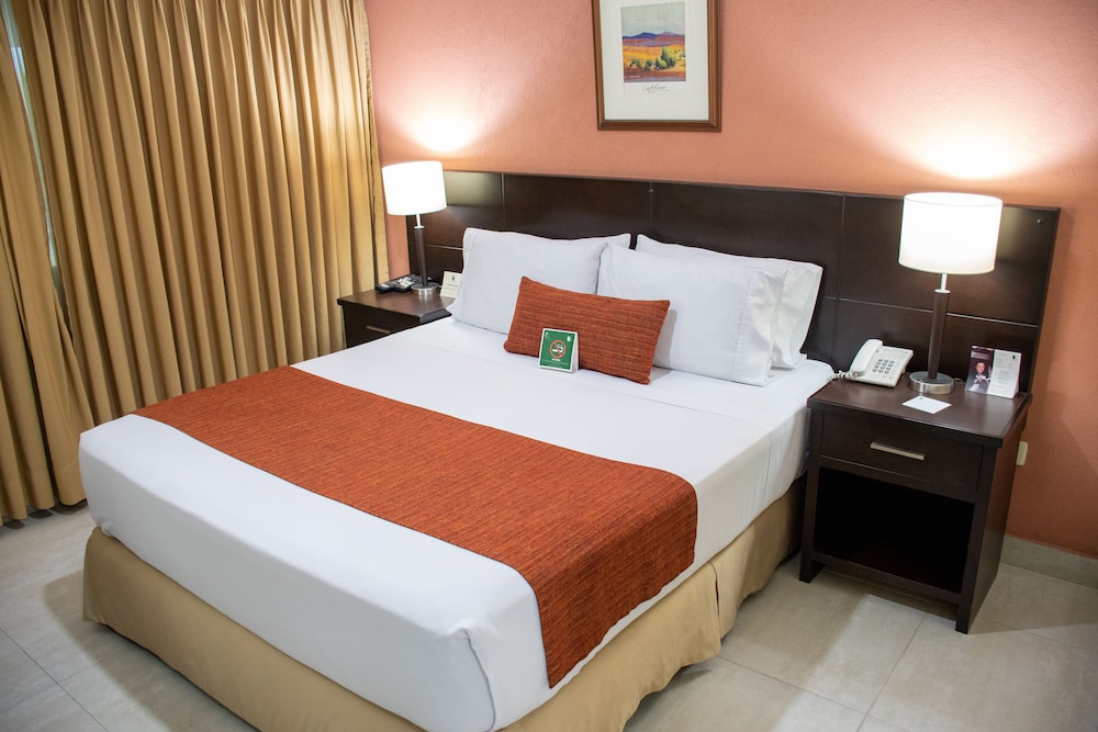 Hotel Arizona Suites 4/47
