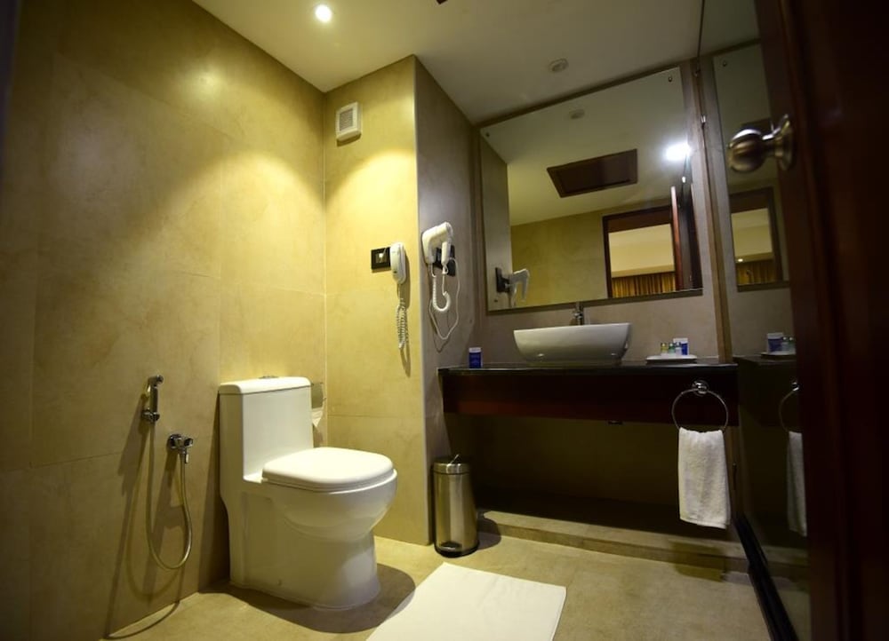 Classic Sarovar Portico 13/56