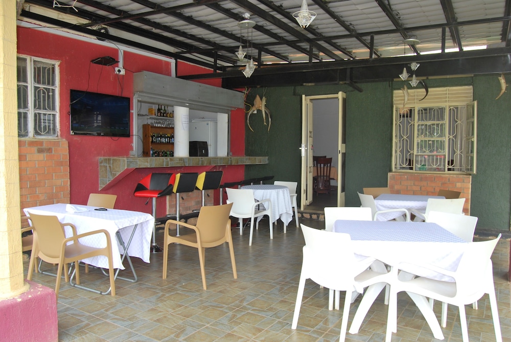 Frontiers Hotel Entebbe 40/50