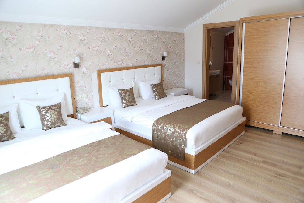 Cebeciler Hotel 14/42