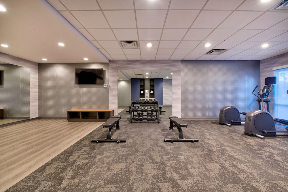 Country Inn and Suites By Carlson, Cortland, NY 24/48