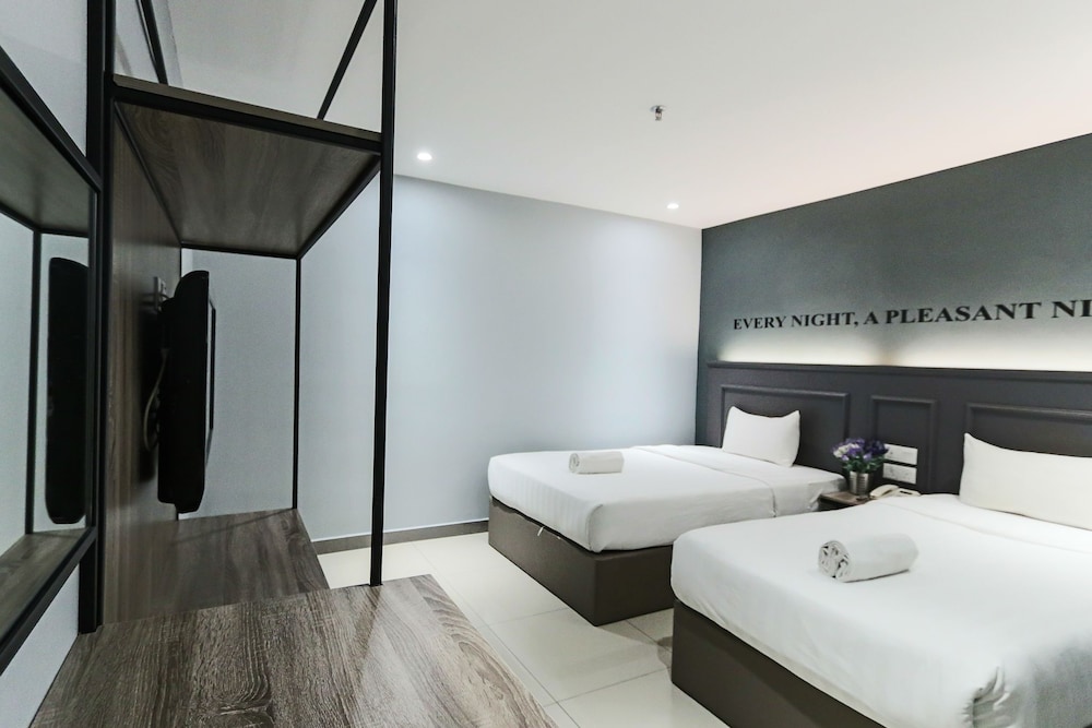 Hotel 99 - Bandar Puteri Puchong 40/56