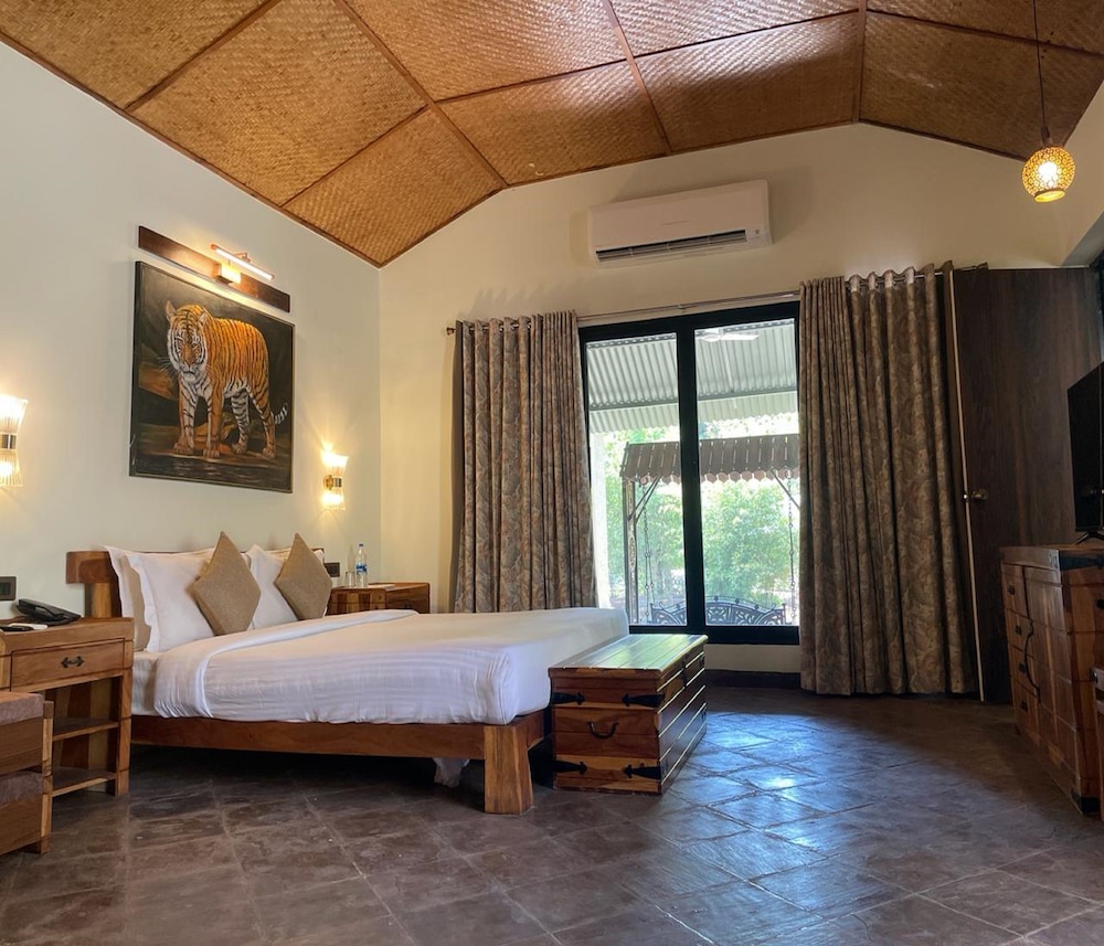 Tathastu Bandhavgarh 20/65