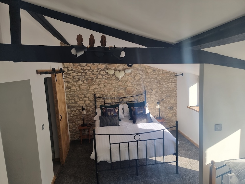 Monkton Court Hotel 49/50