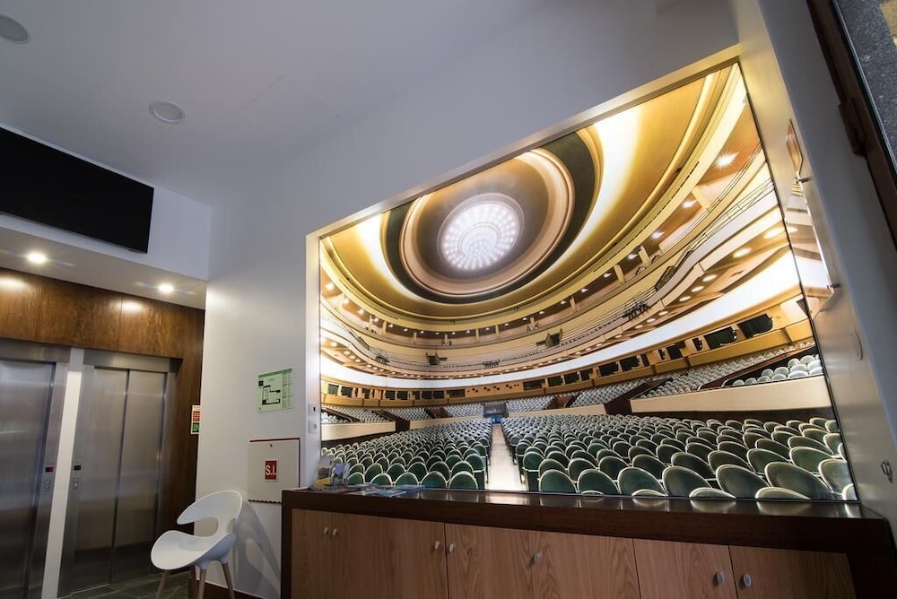 Porto Coliseum Hotel 4/49