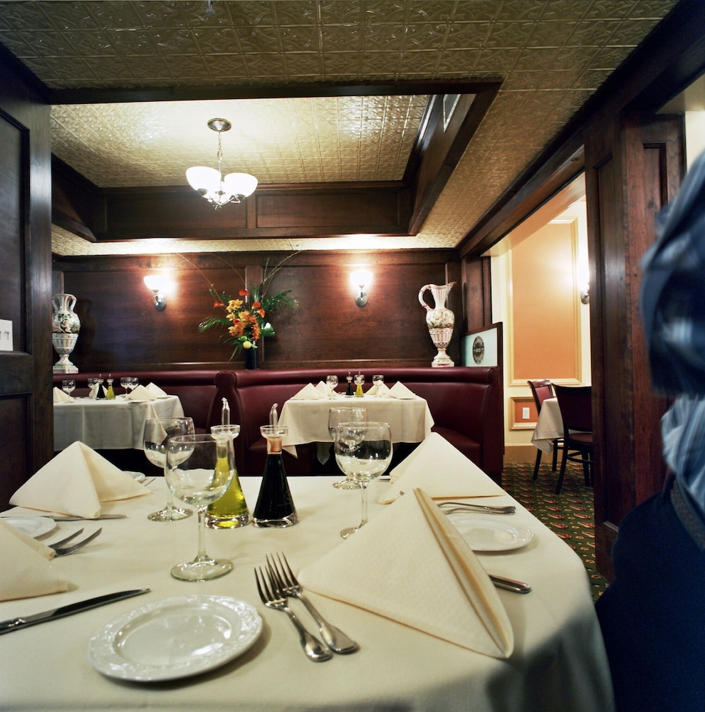 San Remo Hotel 30/50