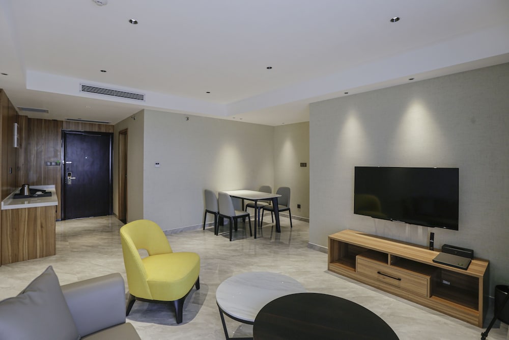 Hotel Casiana & Events Center 40/48