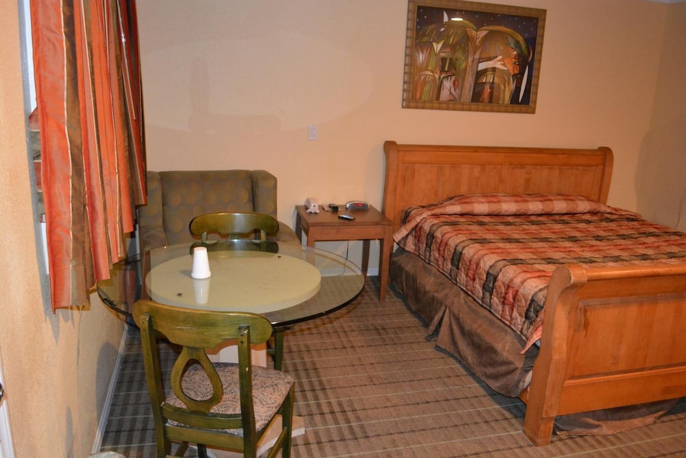 Bayshore Inn 23/44