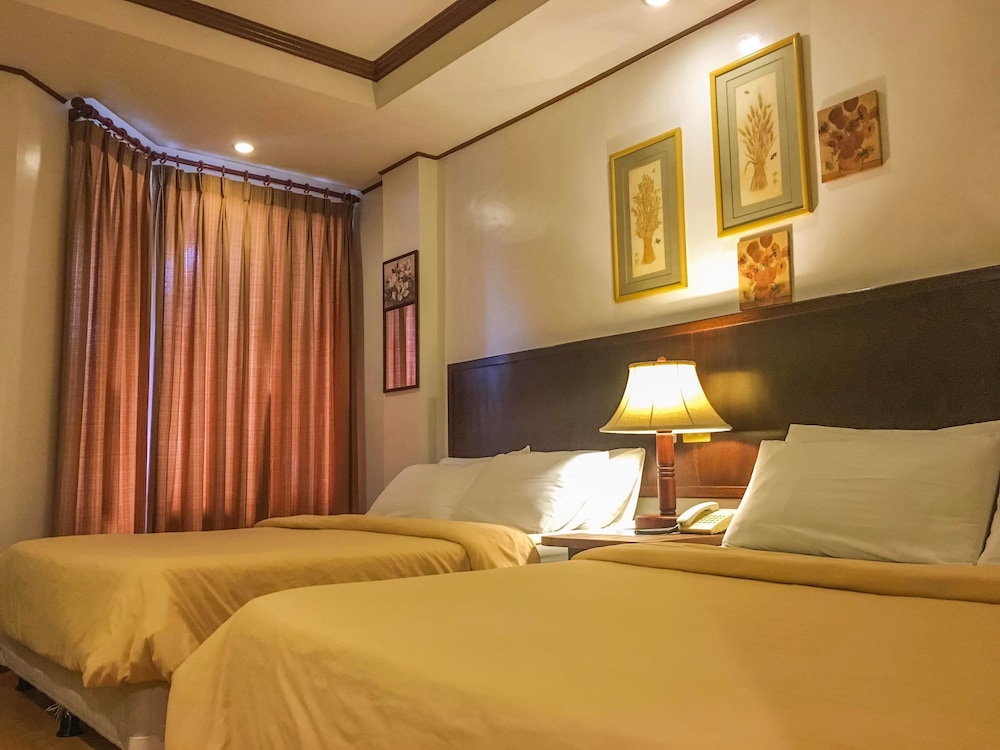 Subic Park Hotel 31/73