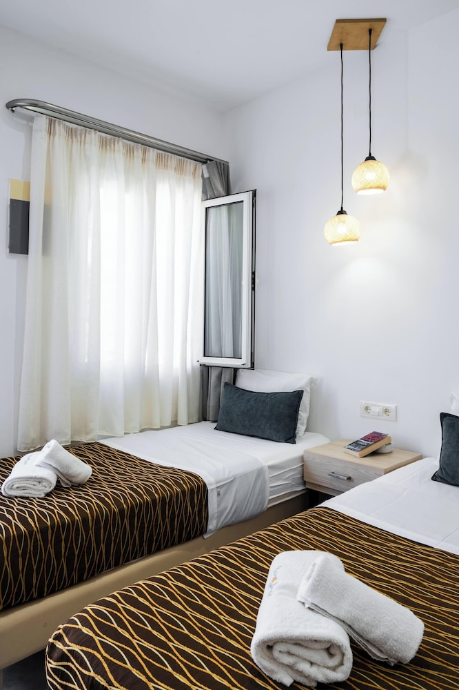 Kastro Beach Apartments 13/50