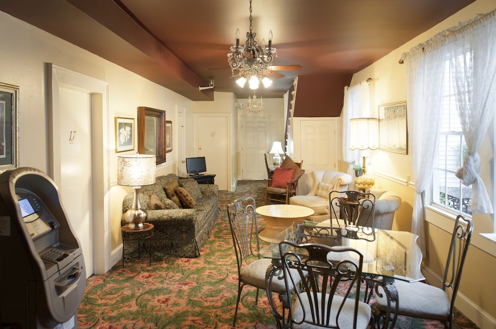 Historic Streetcar Inn 64/67