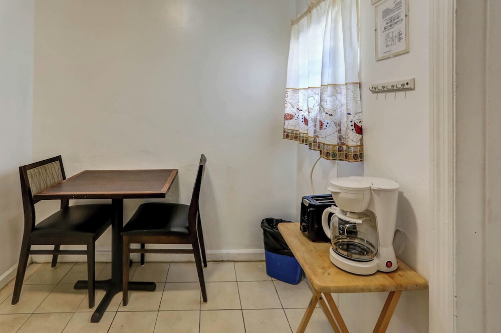 Richard s Motel Extended Stay 33/50