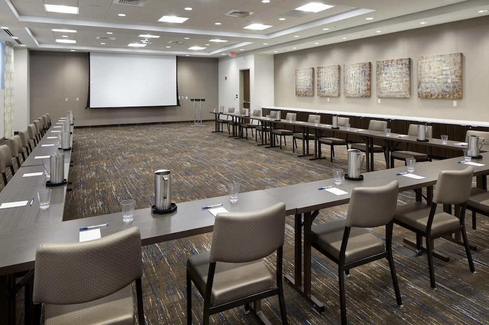 Hyatt House Pittsburgh Bloomfield Shadyside 57/63
