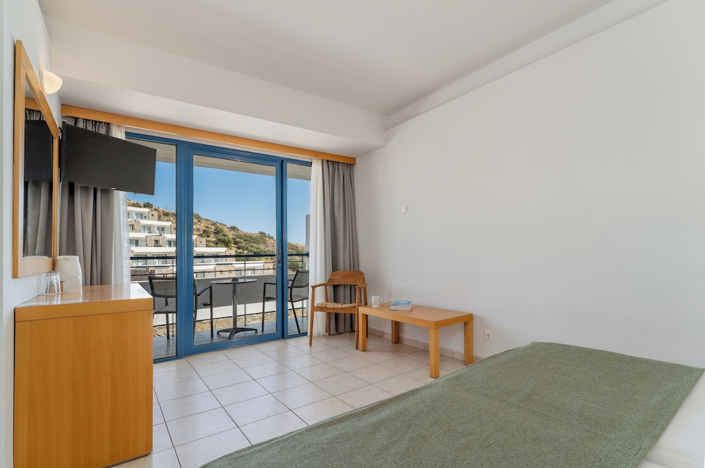Classic, Double Bed, Inland View، Ariadne Beach - Adults Only 3/5