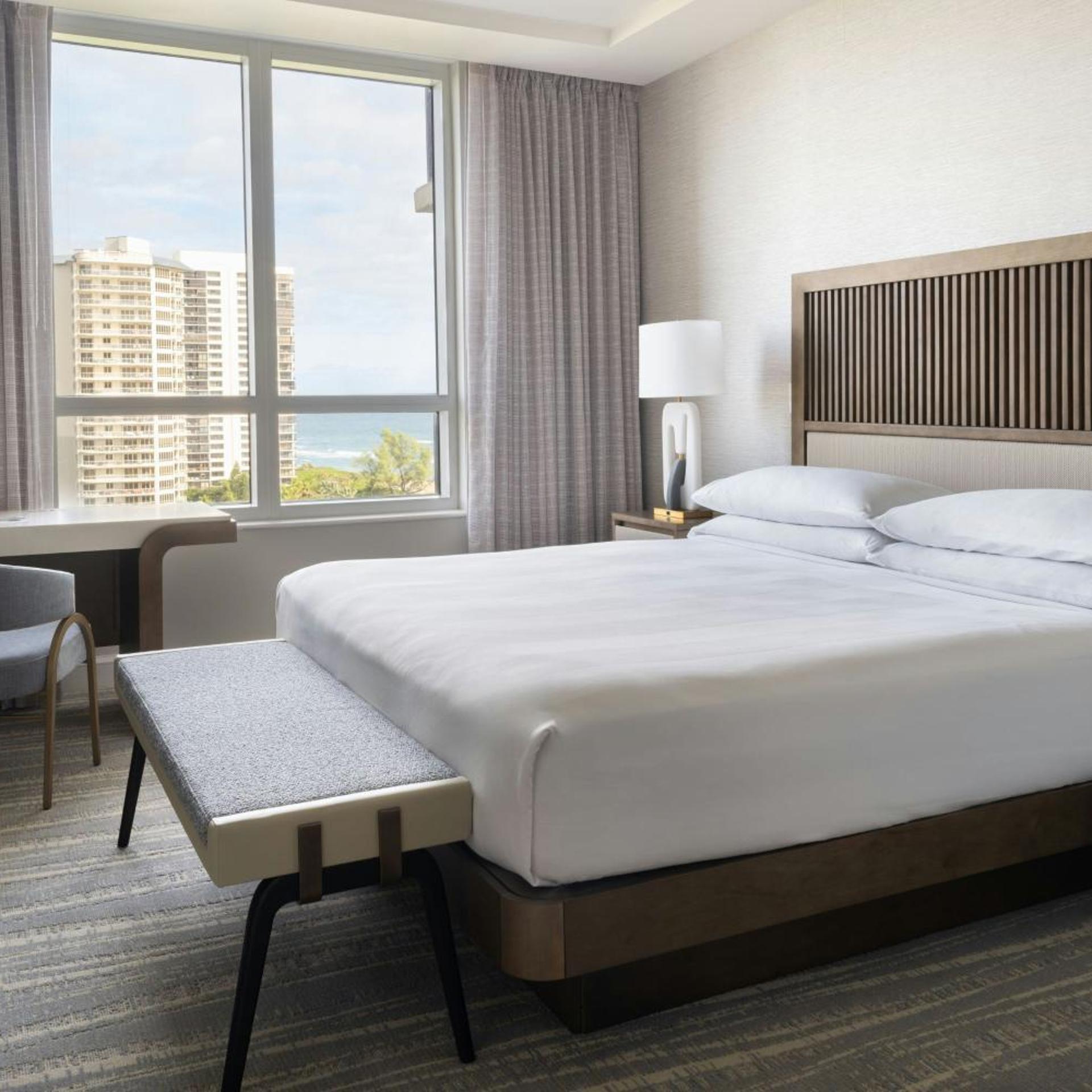 2 Bedrooms, Condo, Coastline View