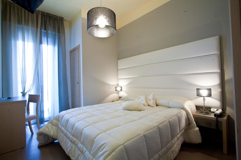 COMFORT, DOUBLE OR TWIN BED