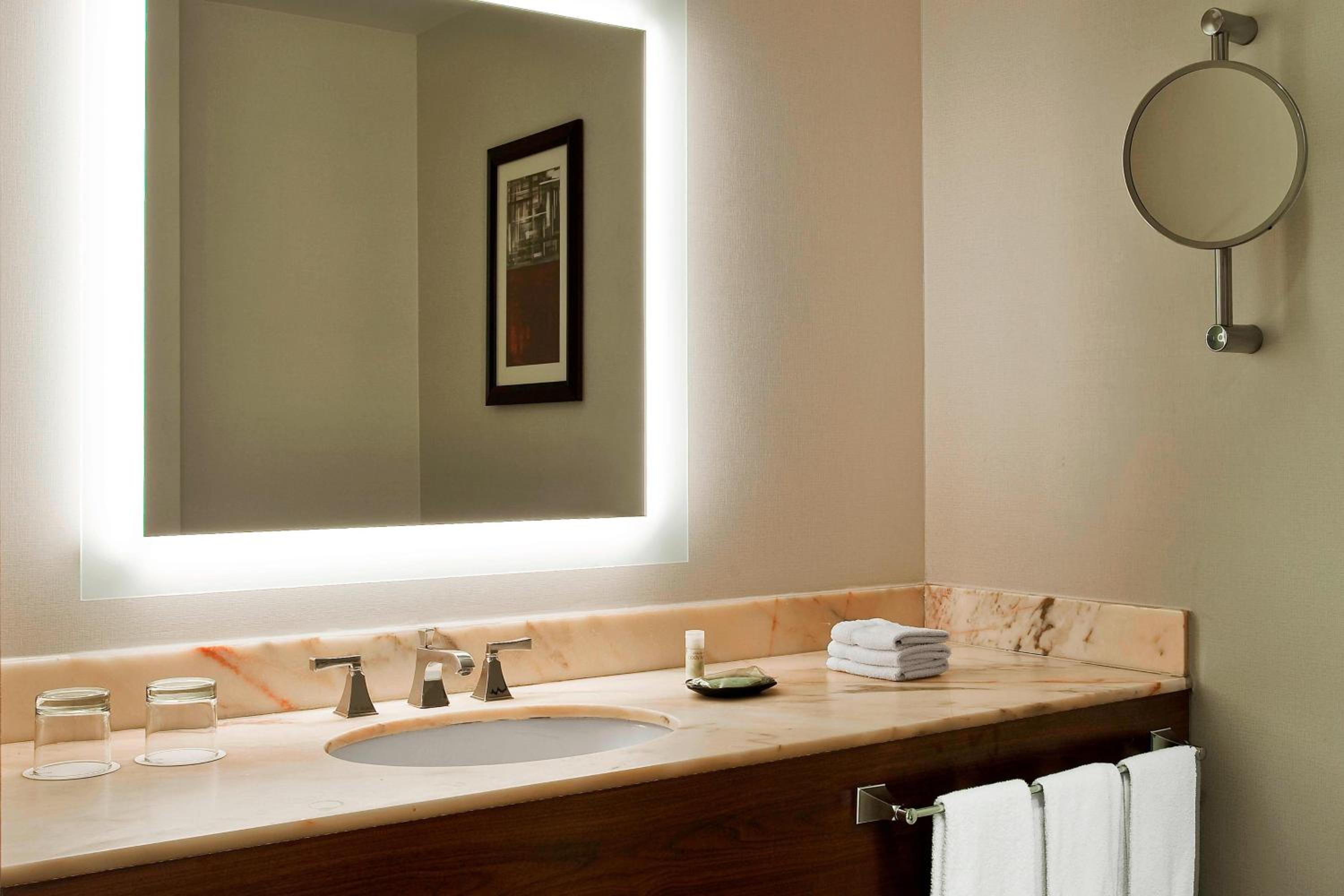 Room, Queen Bed, Accessible, The Westin Denver Downtown 7/7