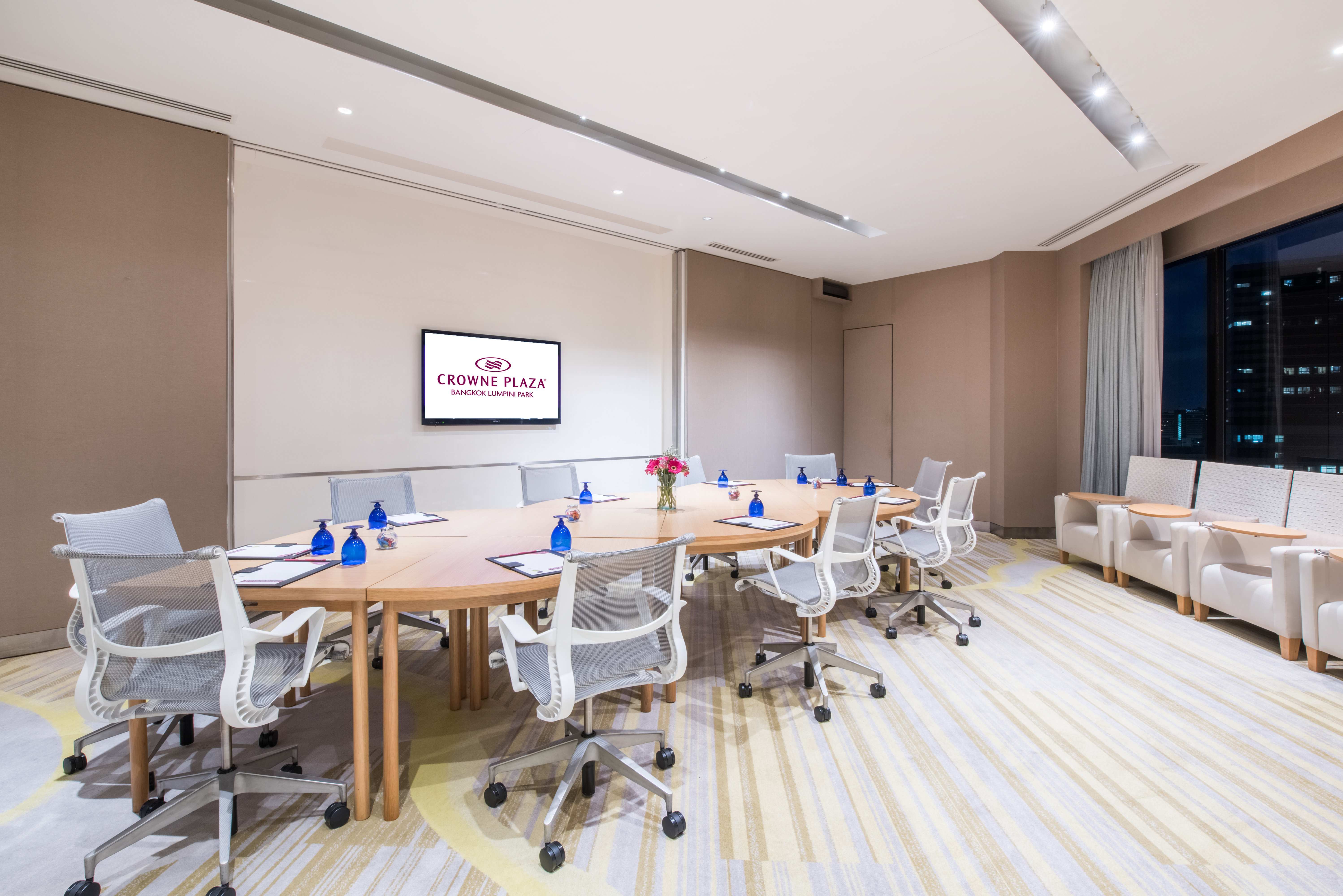 Crowne Plaza Bangkok Lumpini Park 65/77