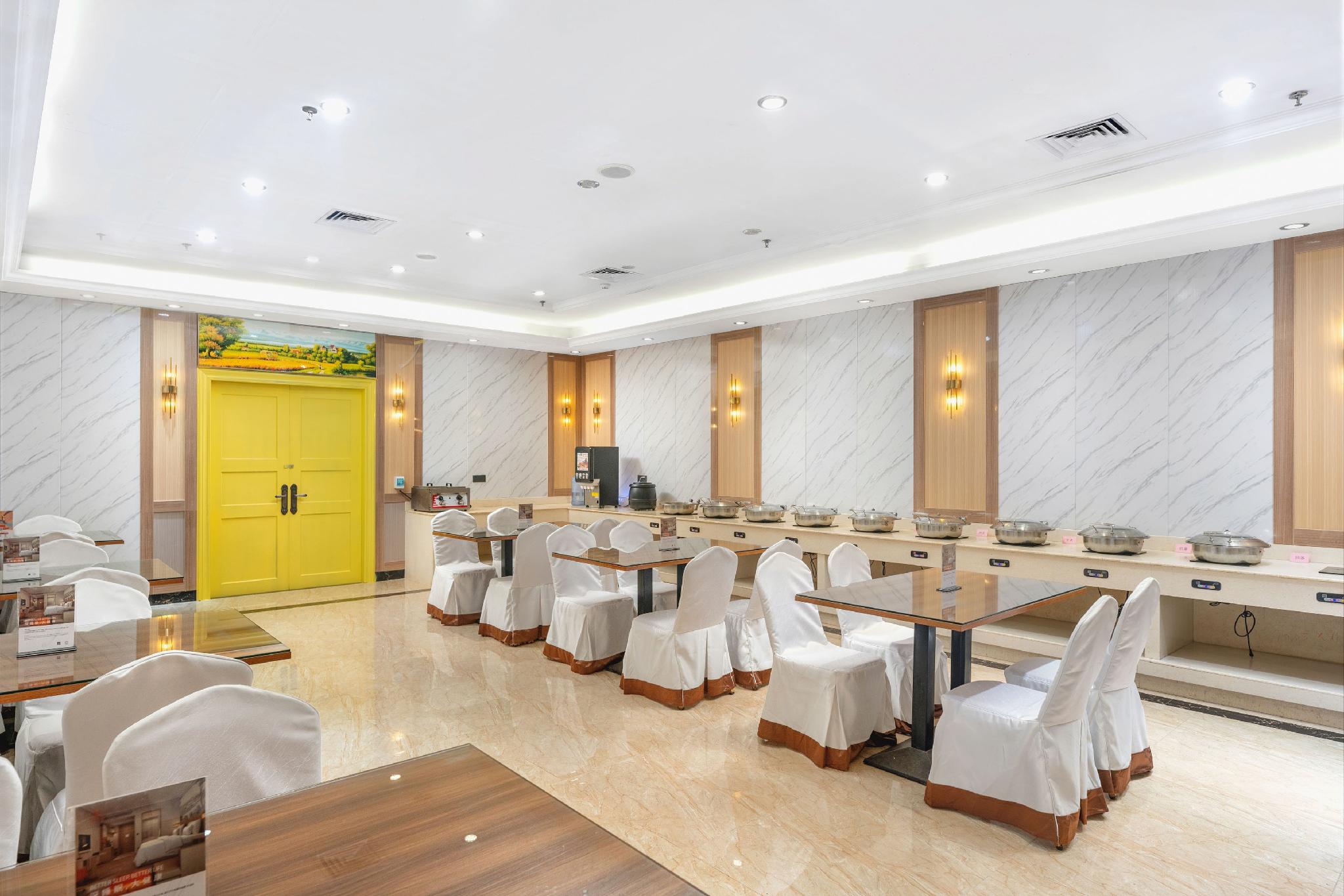 Vienna Hotel (Dongguan Changping Avenue) 52/57