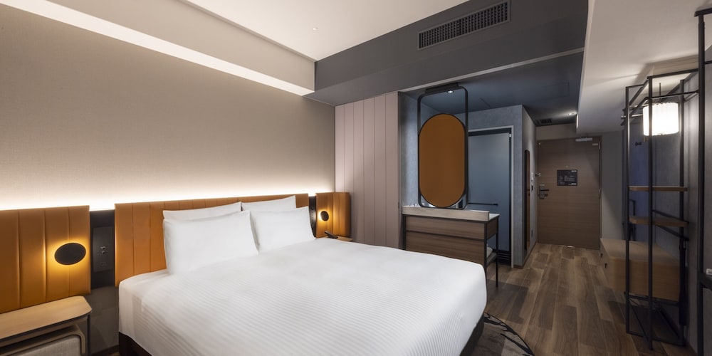 EXECUTIVE, DOUBLE BED, BATHTUB, LOUNGE ACCESS