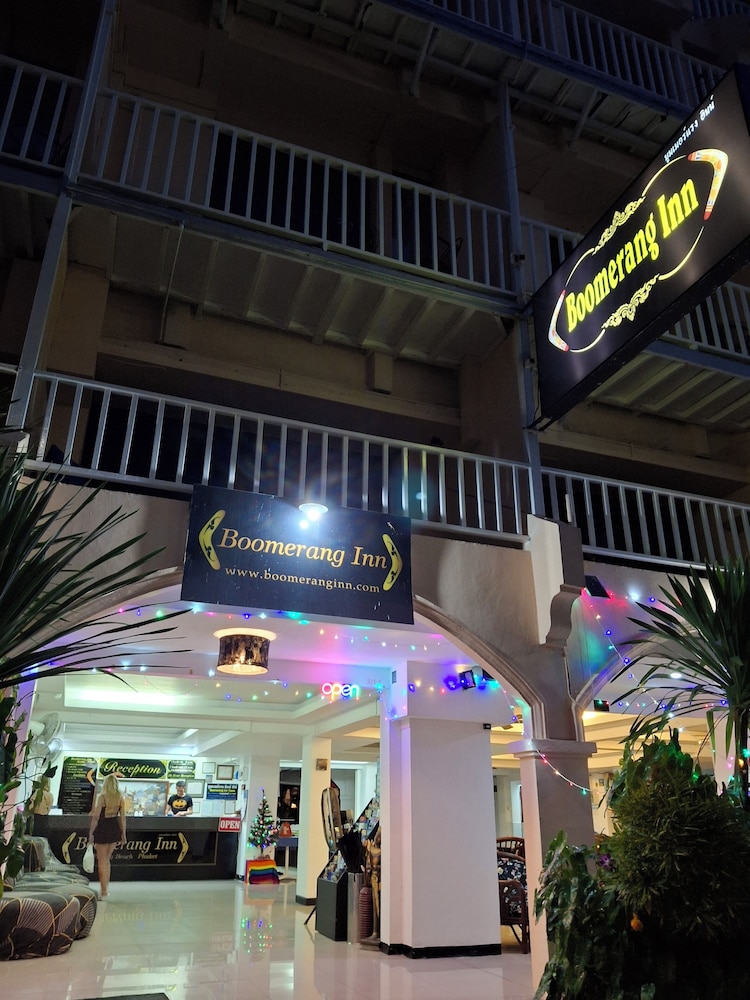 Boomerang Inn 4/50