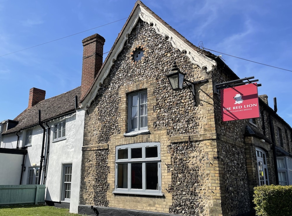 The Red Lion 5/76