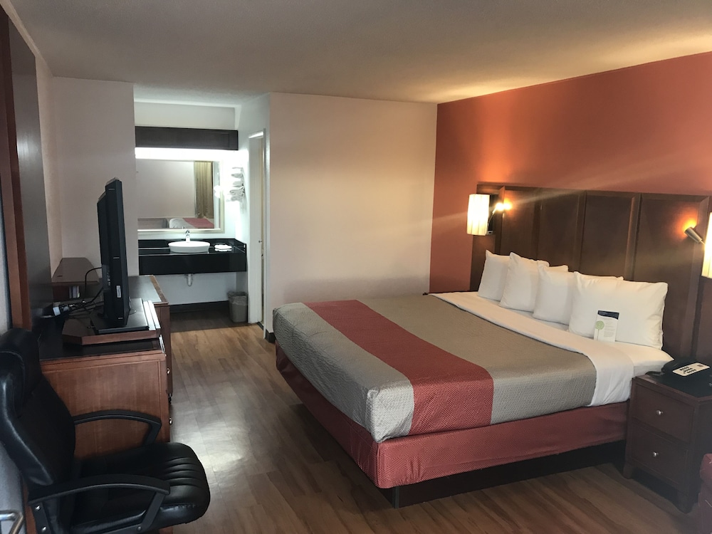 Motel6 Van Buren, AR 7/53